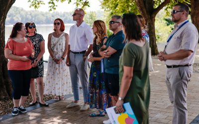 Jó esélyekkel: Pakson tett látogatást a Virágos Magyarország verseny zsűrije