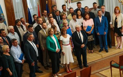 Átadták a támogatói okiratokat a Versenyképes Járások résztvevőinek
