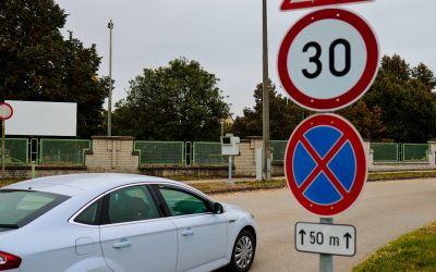 TrafiBox sebességmérő állomások Paks, lakótelep felé vezető útjain  